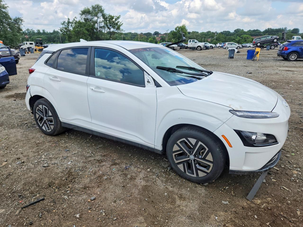 2023 HYUNDAI KONA SE — снимка 4