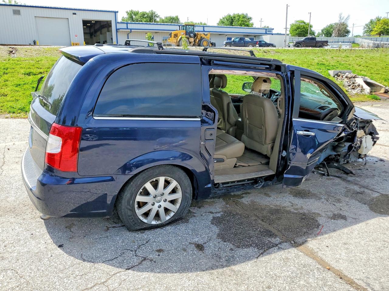 2015 CHRYSLER TOWN & COUNTRY TOURING — снимка 3