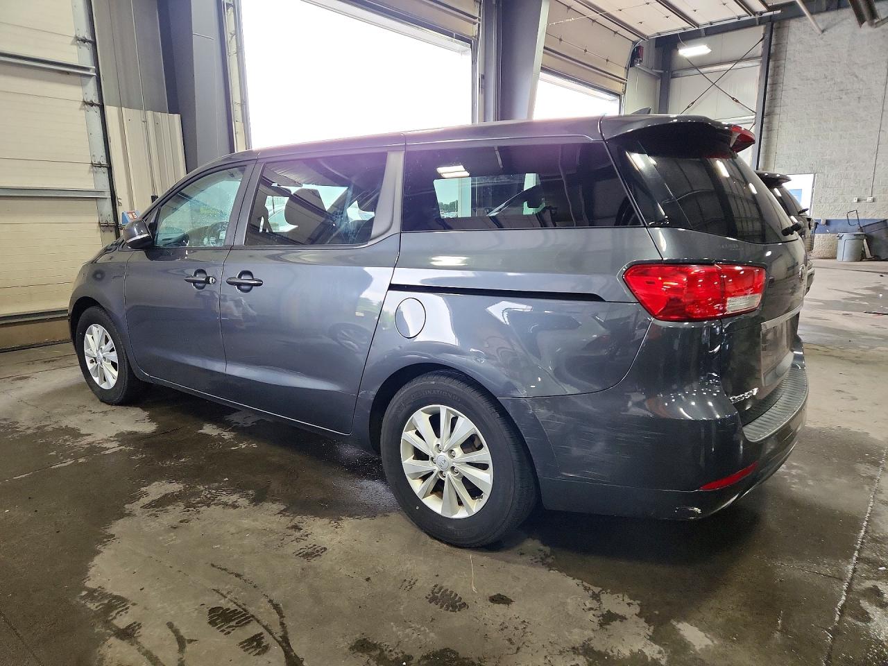 2017 KIA SEDONA LX — снимка 2