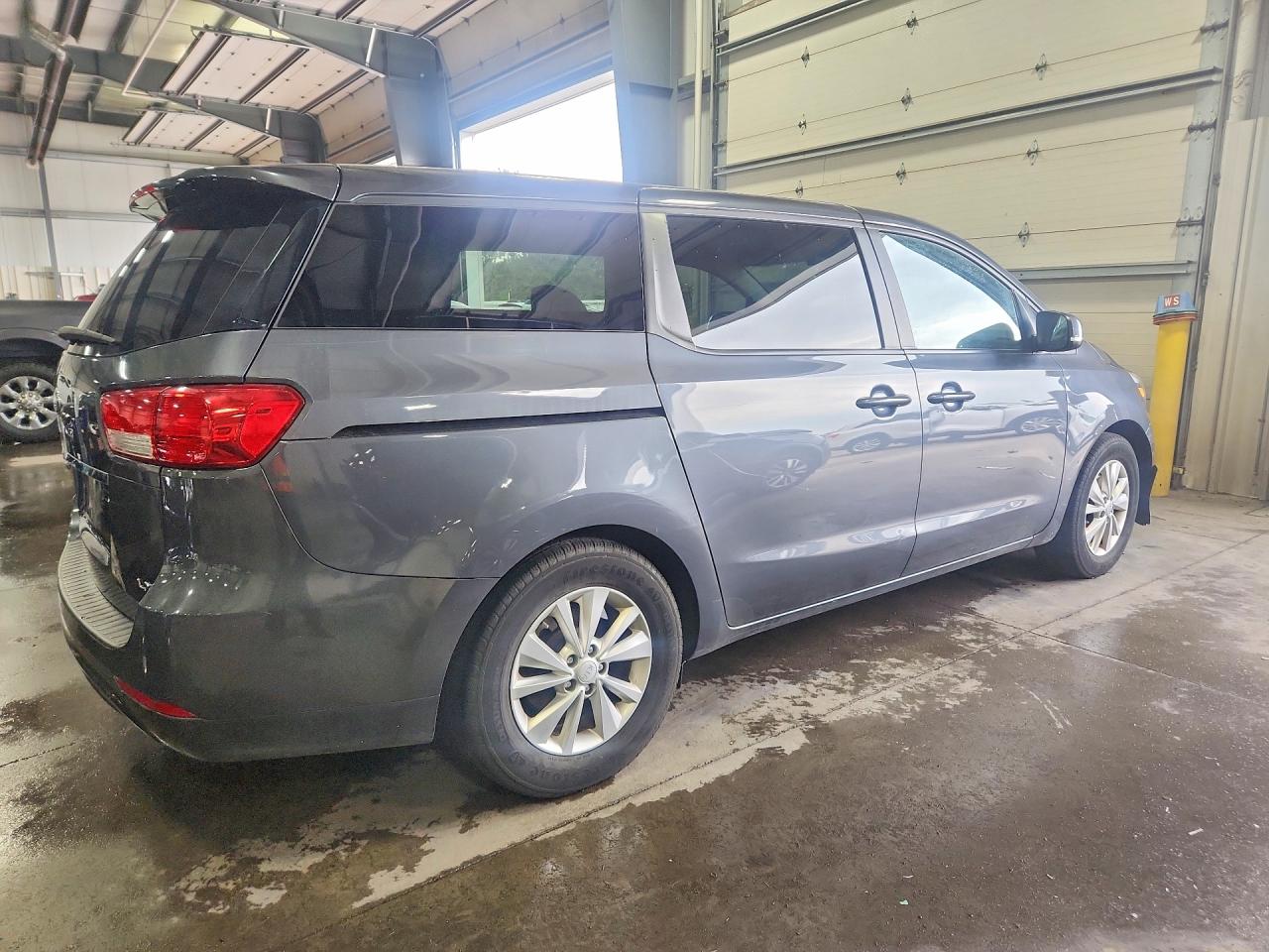 2017 KIA SEDONA LX — снимка 3