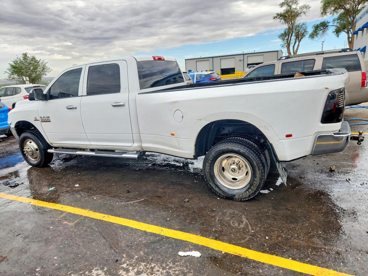 2016 RAM 3500 ST — снимка 2