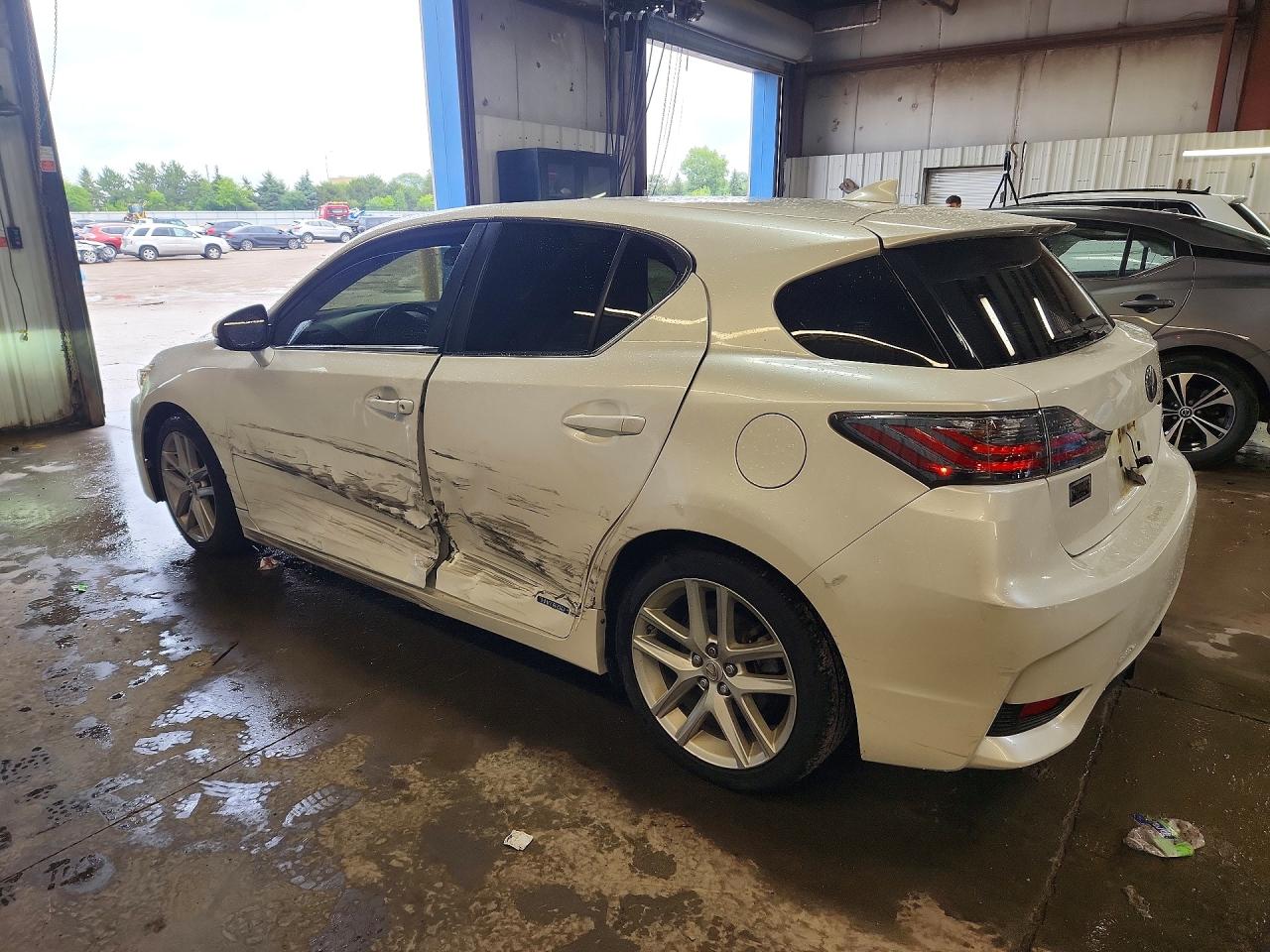 2015 LEXUS CT 200 — снимка 2