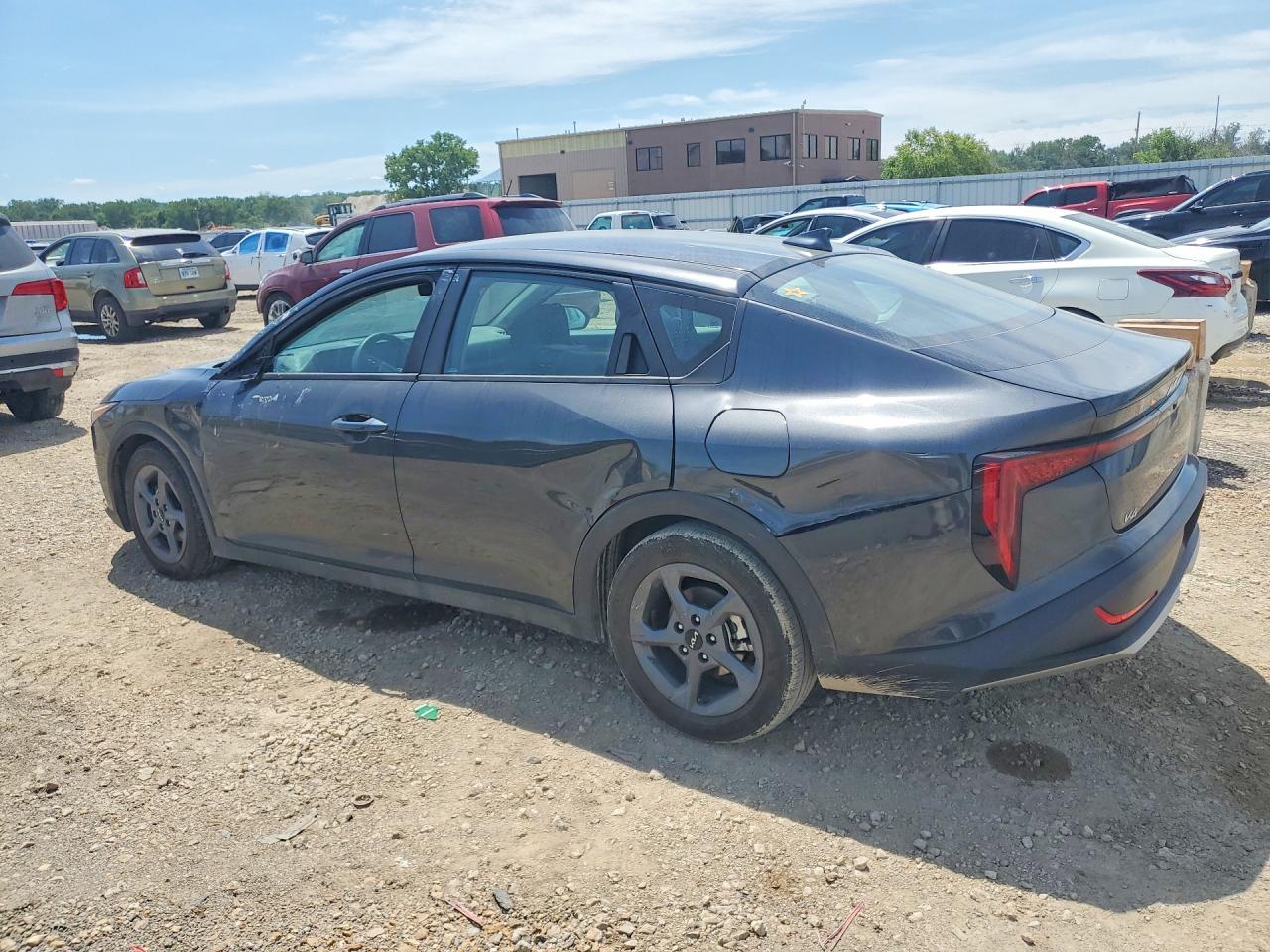 2025 KIA K4 LXS — снимка 2