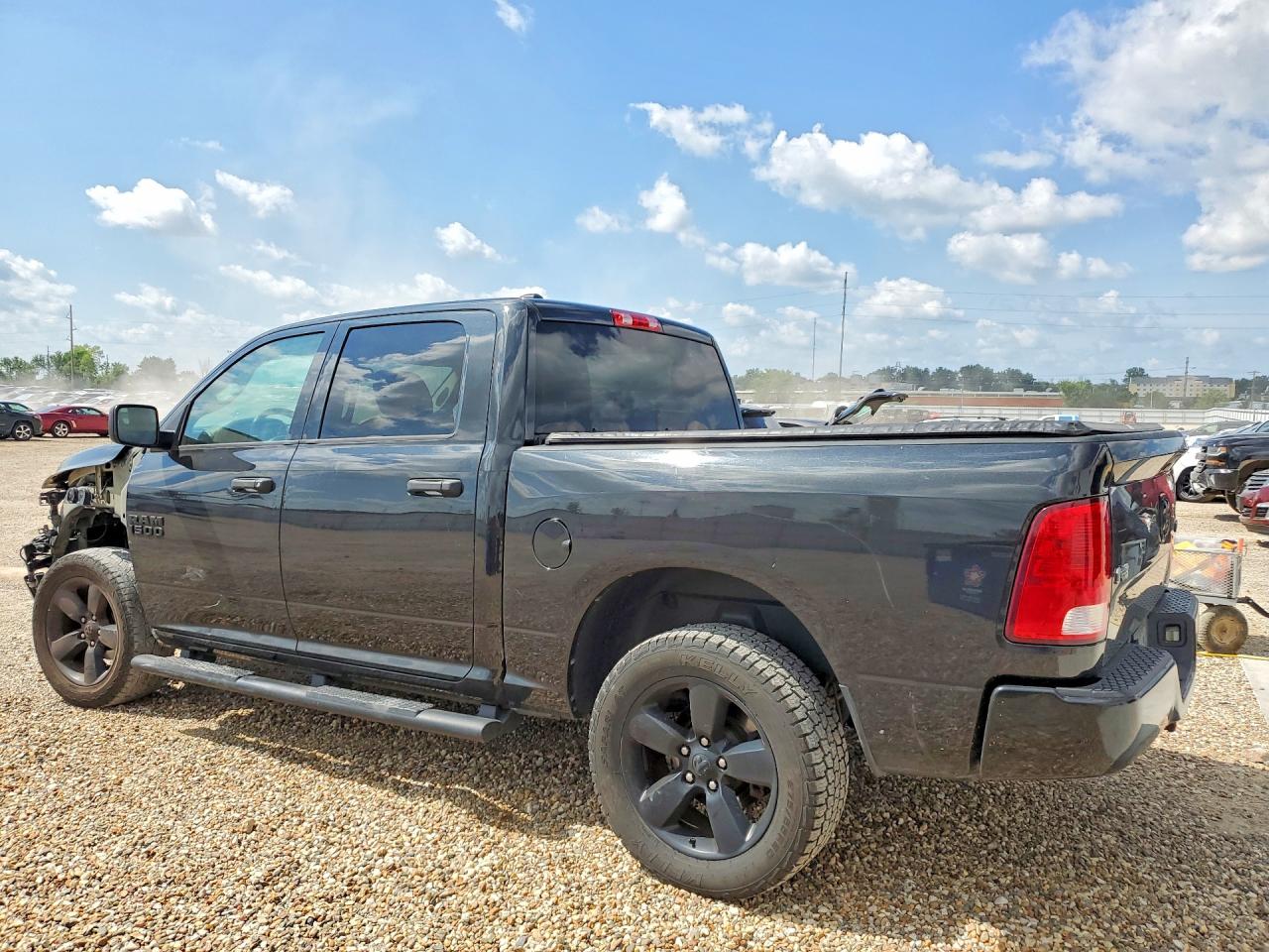 2016 RAM 1500 ST — снимка 2