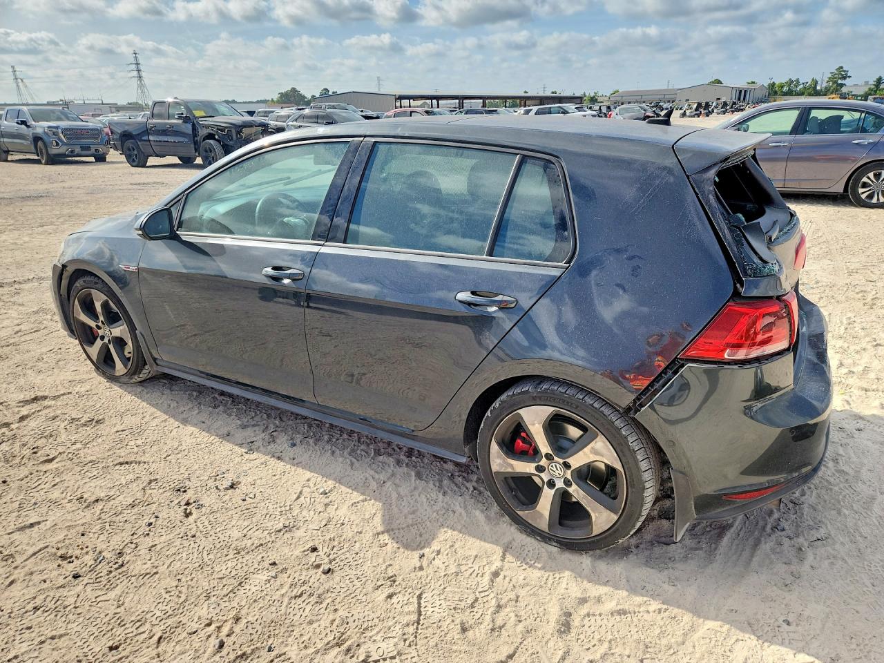 2016 VOLKSWAGEN GTI S/SE — снимка 2