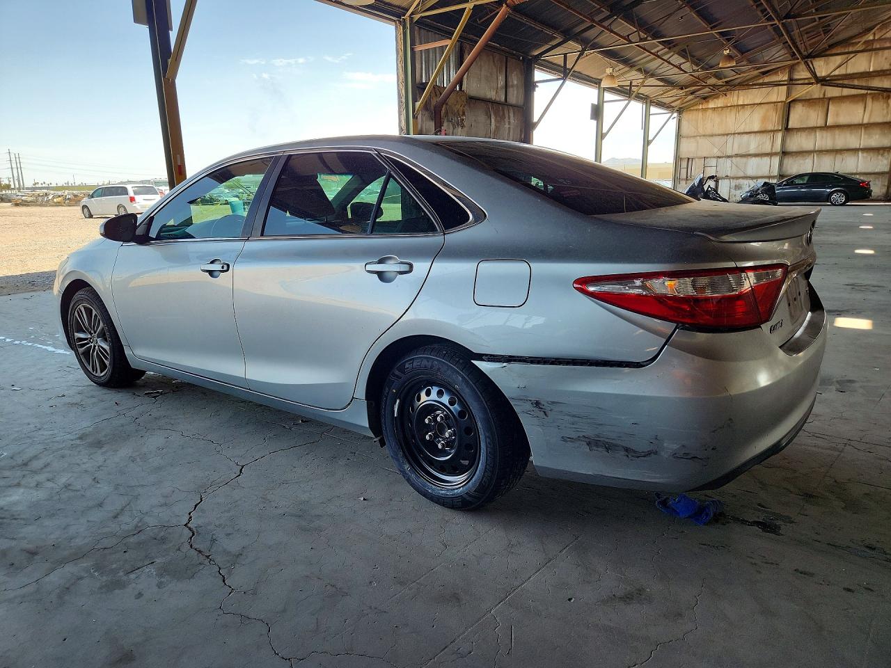 2017 TOYOTA CAMRY SE — снимка 2