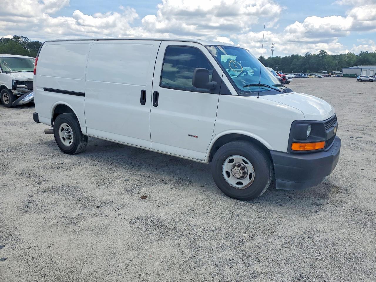 2017 CHEVROLET EXPRESS G2500 — снимка 4