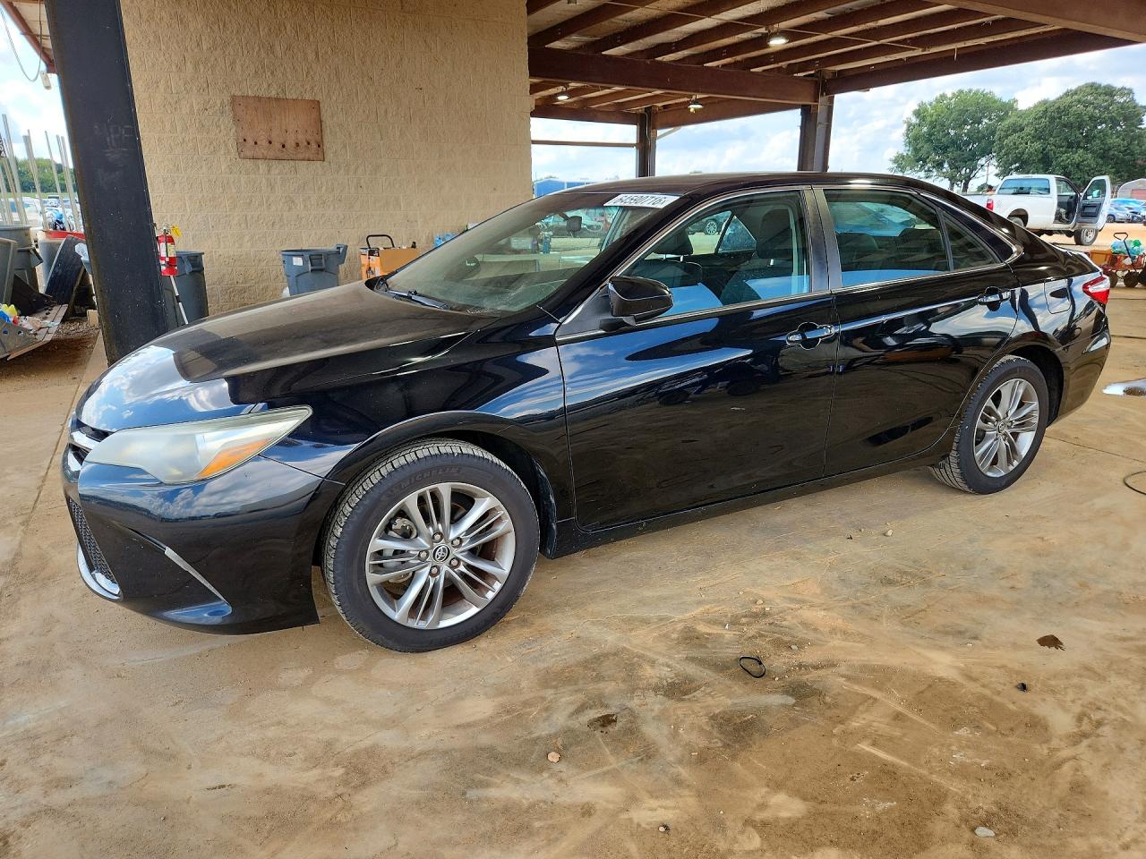 2015 TOYOTA CAMRY SE