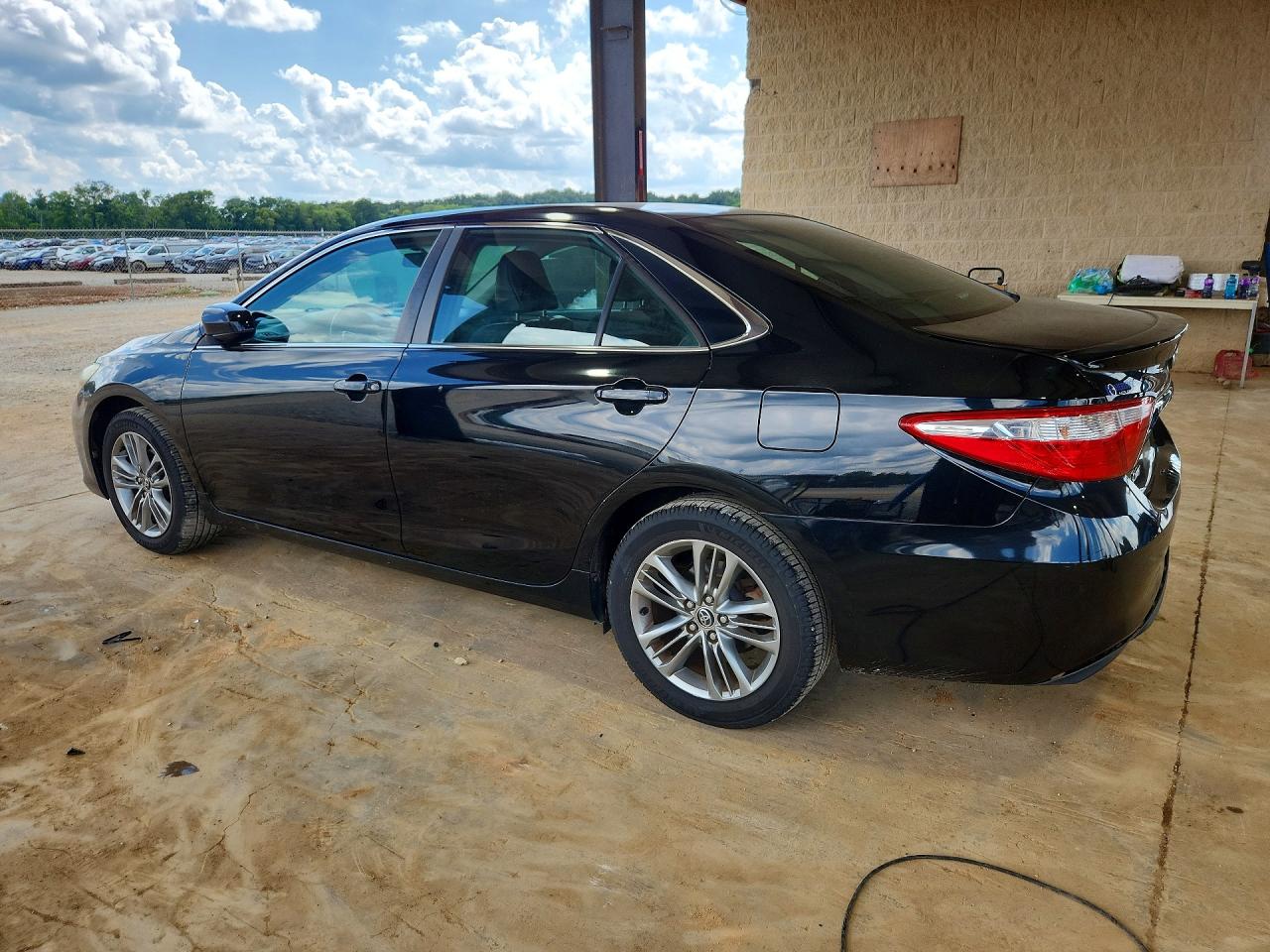 2015 TOYOTA CAMRY SE — снимка 2
