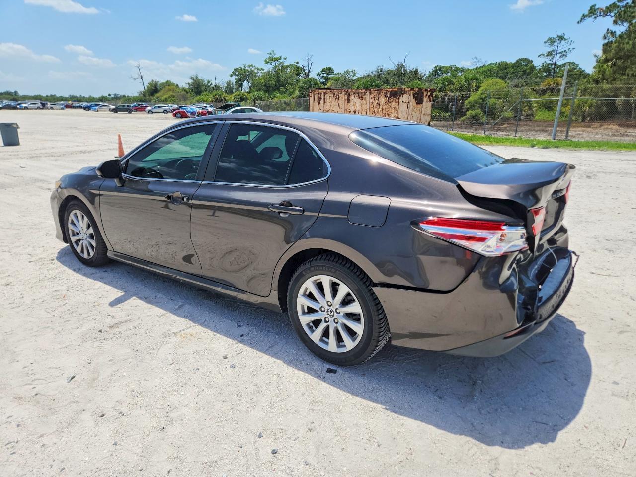 2018 TOYOTA CAMRY LE — снимка 2