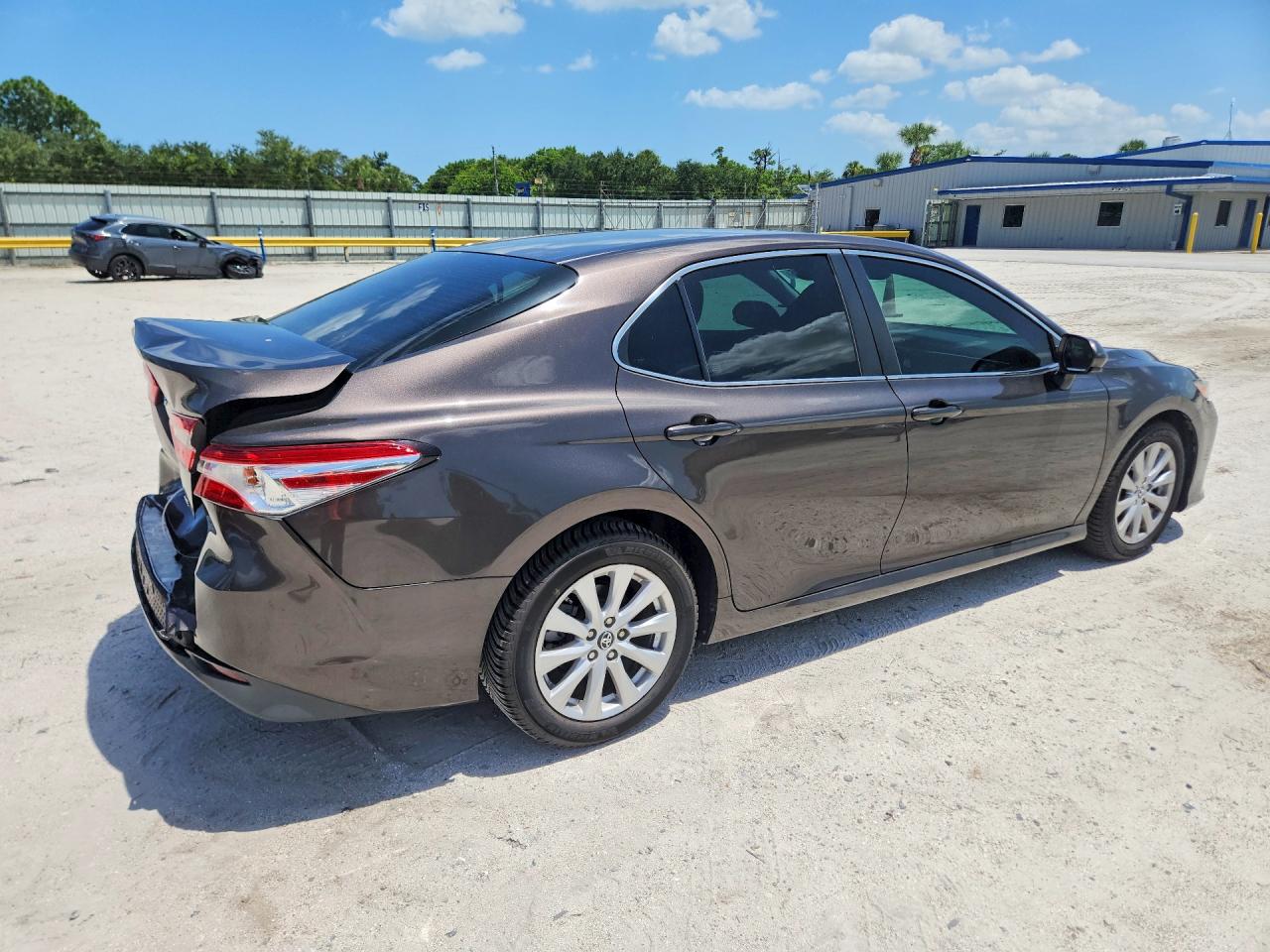 2018 TOYOTA CAMRY LE — снимка 3