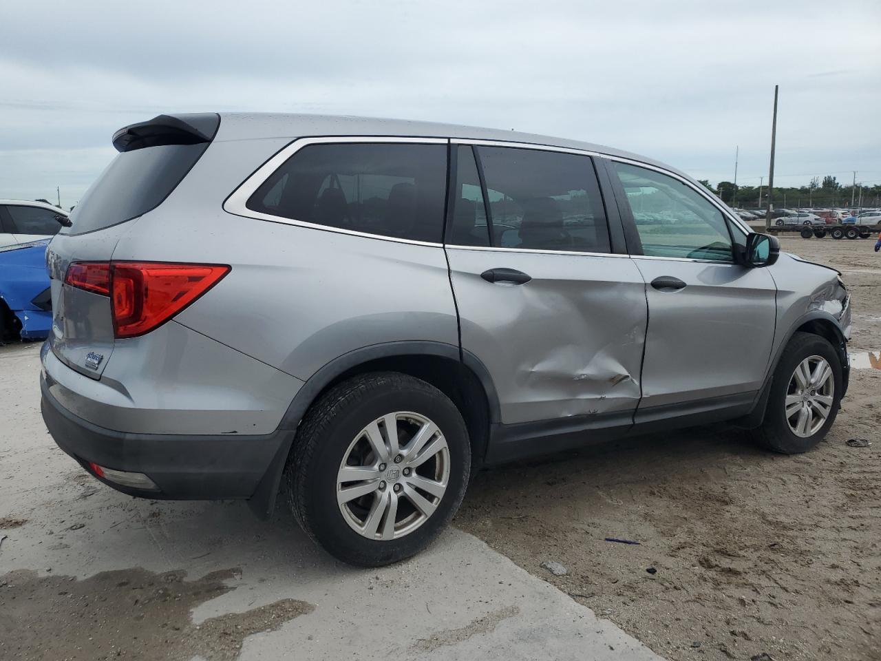 2016 HONDA PILOT LX LX — снимка 3