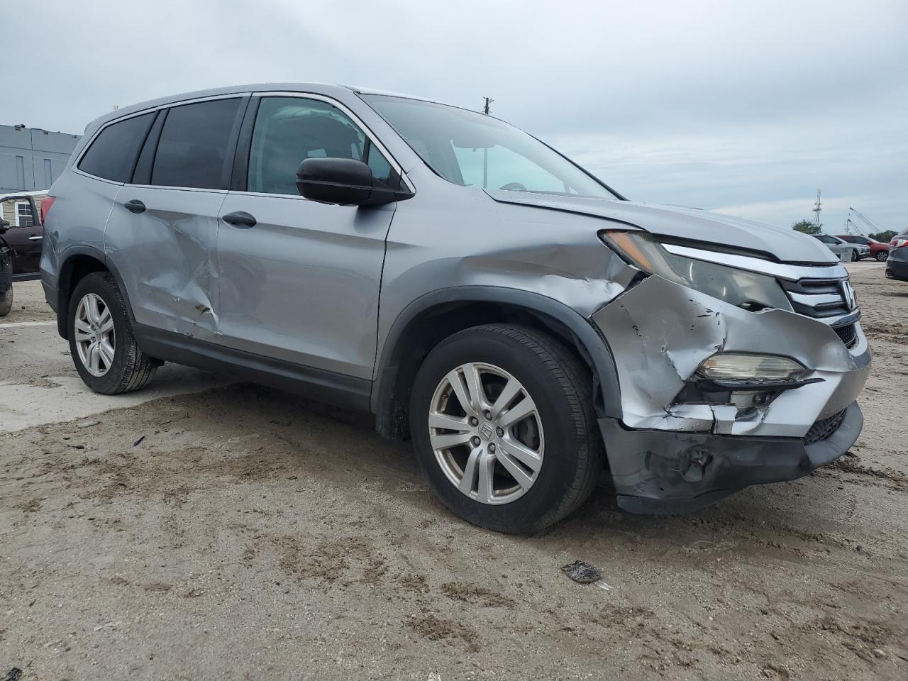 2016 HONDA PILOT LX LX — снимка 4