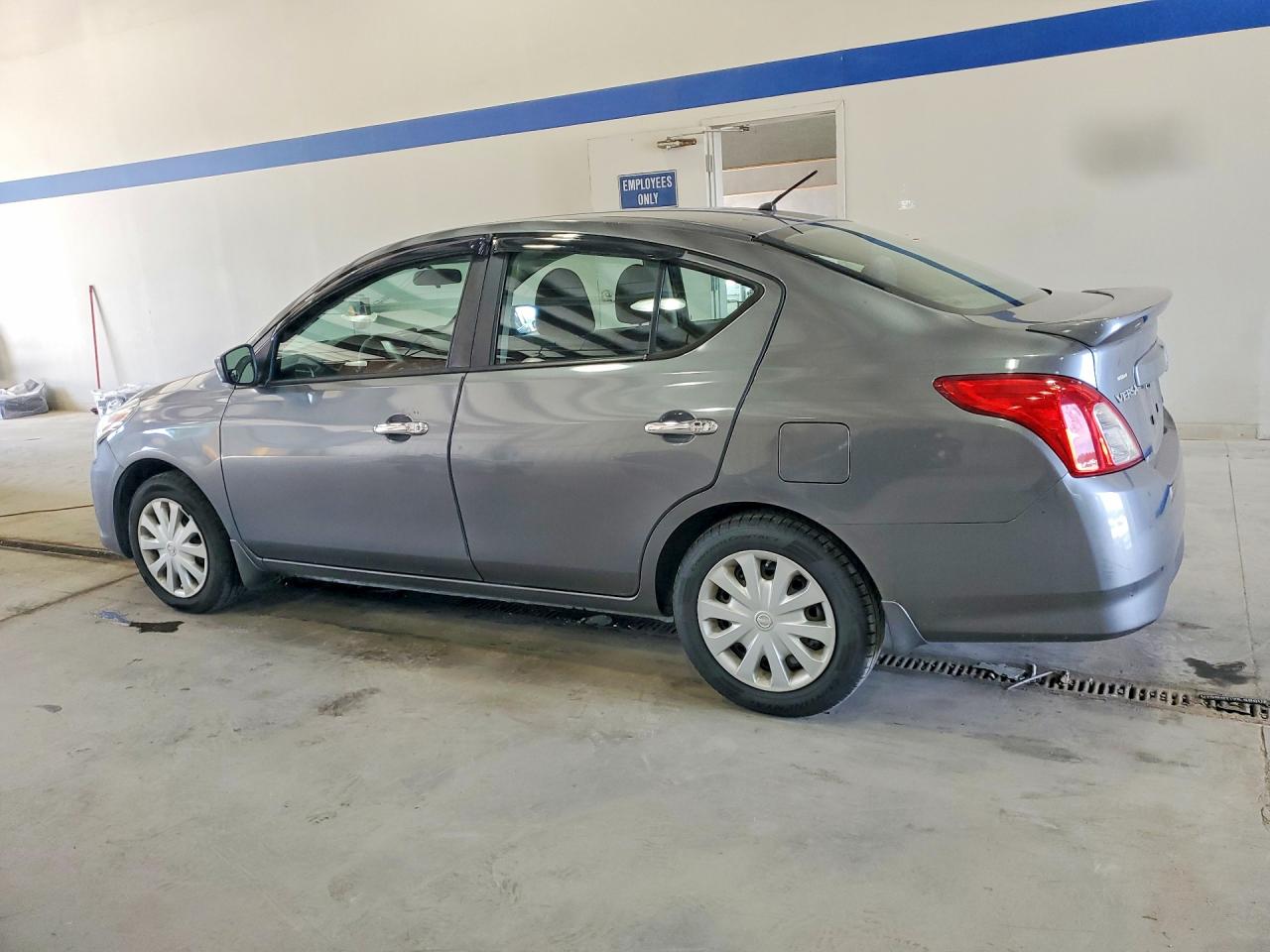2016 NISSAN VERSA 1.6 SV — снимка 2