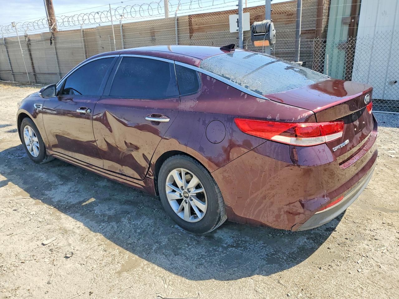 2016 KIA OPTIMA LX — снимка 2