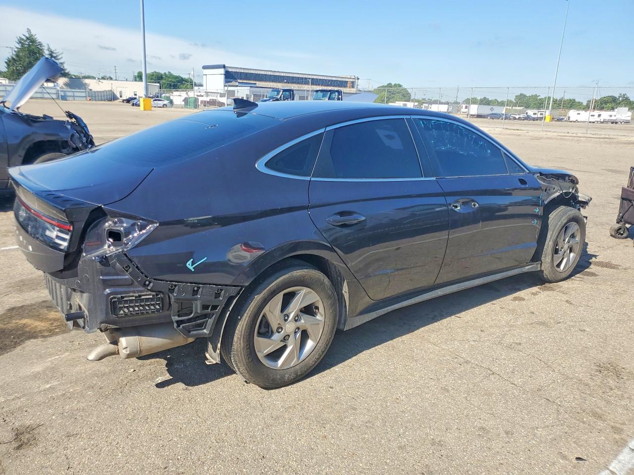 2025 HYUNDAI SONATA SE — снимка 3