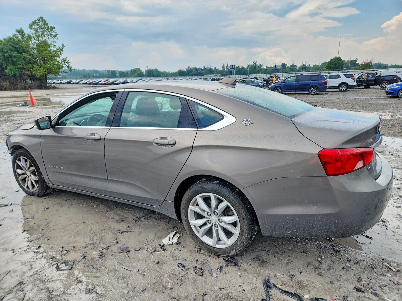 2017 CHEVROLET IMPALA LT — снимка 2