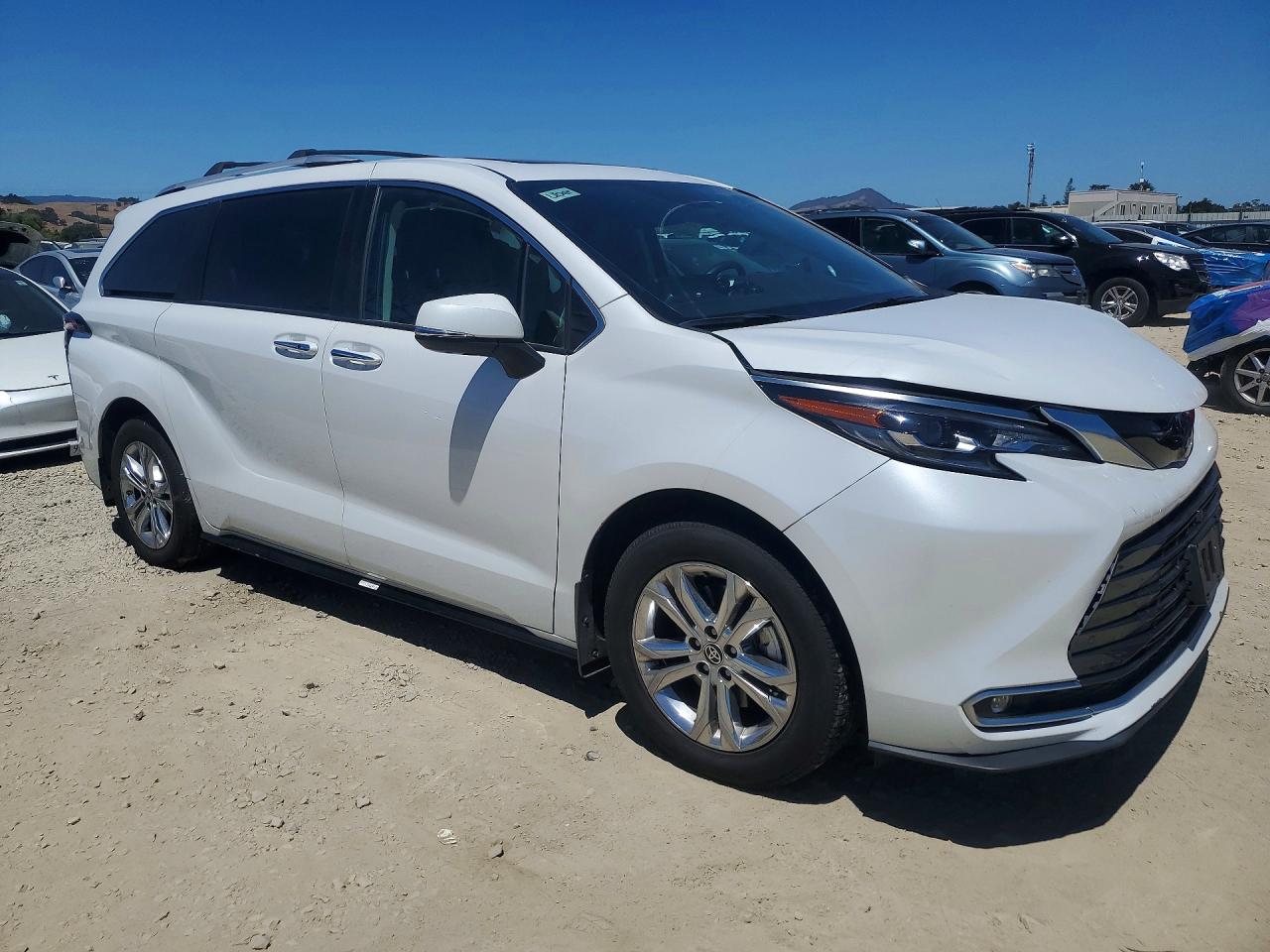 2024 TOYOTA SIENNA PLATINUM 7-PASSENGER — снимка 4