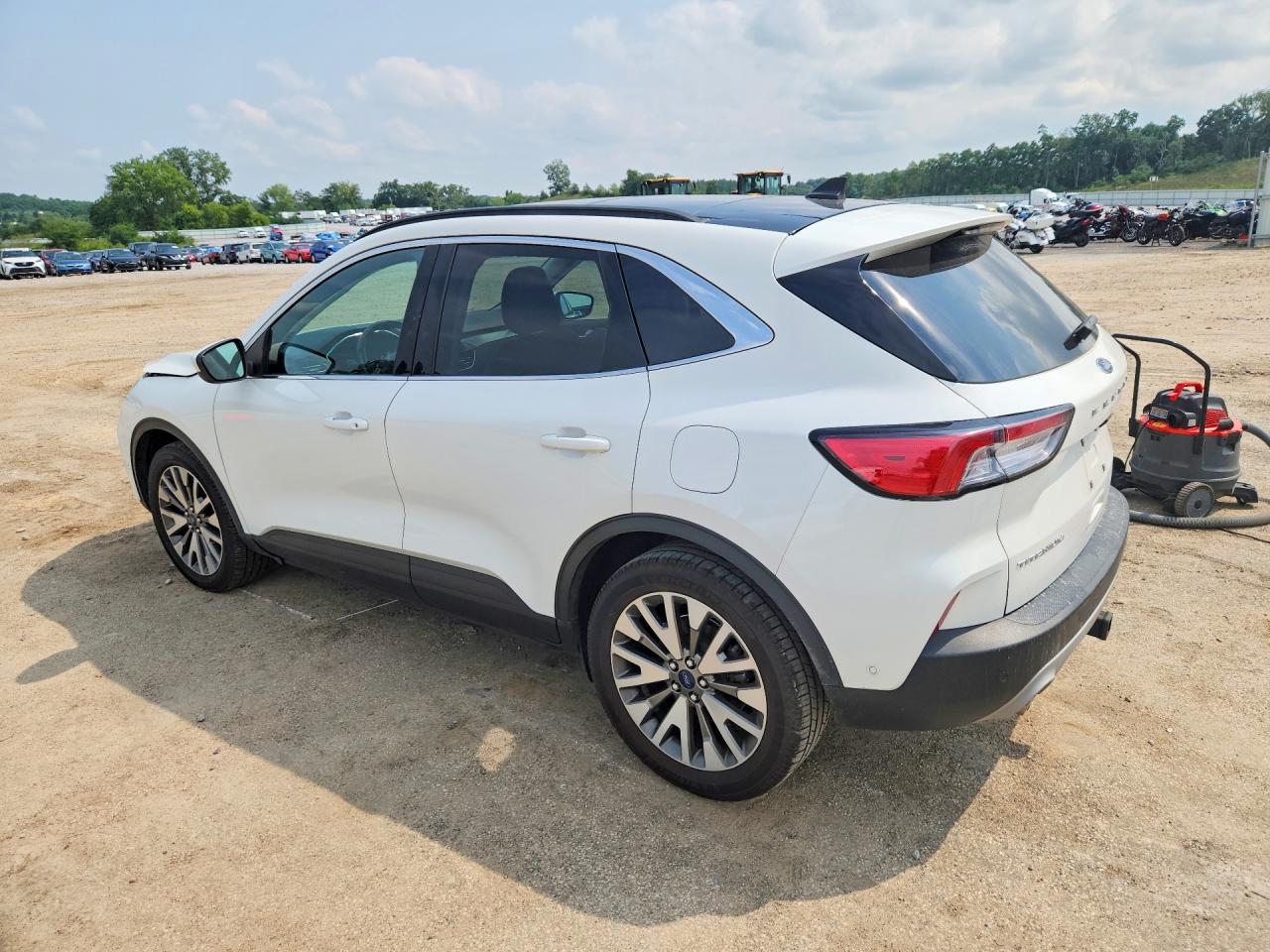 2021 FORD ESCAPE TITANIUM — снимка 2