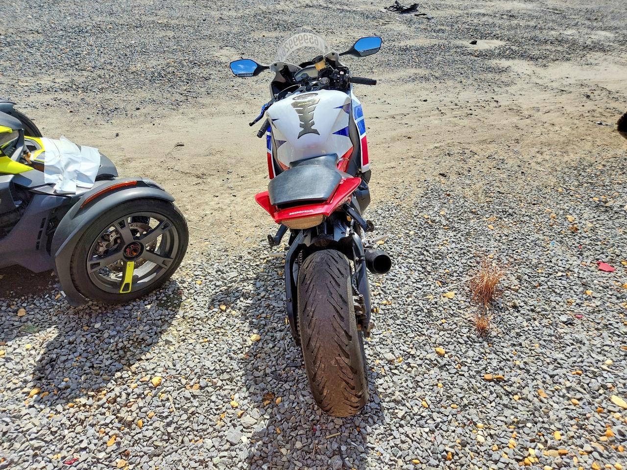 2015 HONDA CBR1000 RR — снимка 4