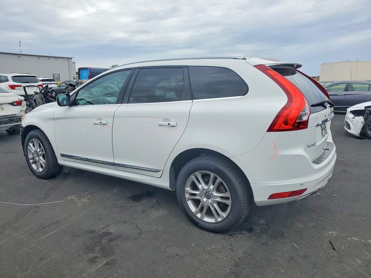 2016 VOLVO XC60 T5 PREMIER — снимка 2