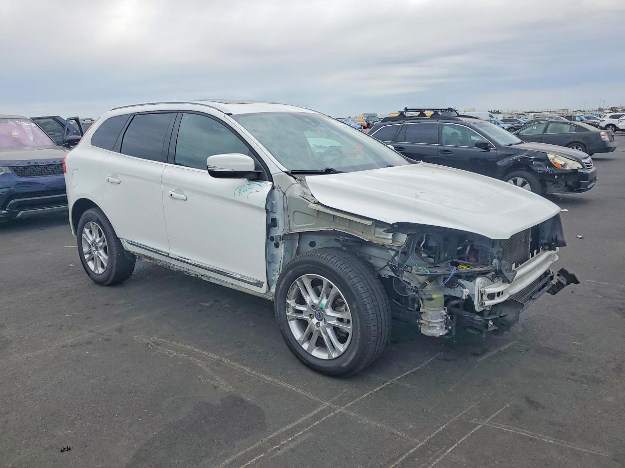 2016 VOLVO XC60 T5 PREMIER — снимка 4