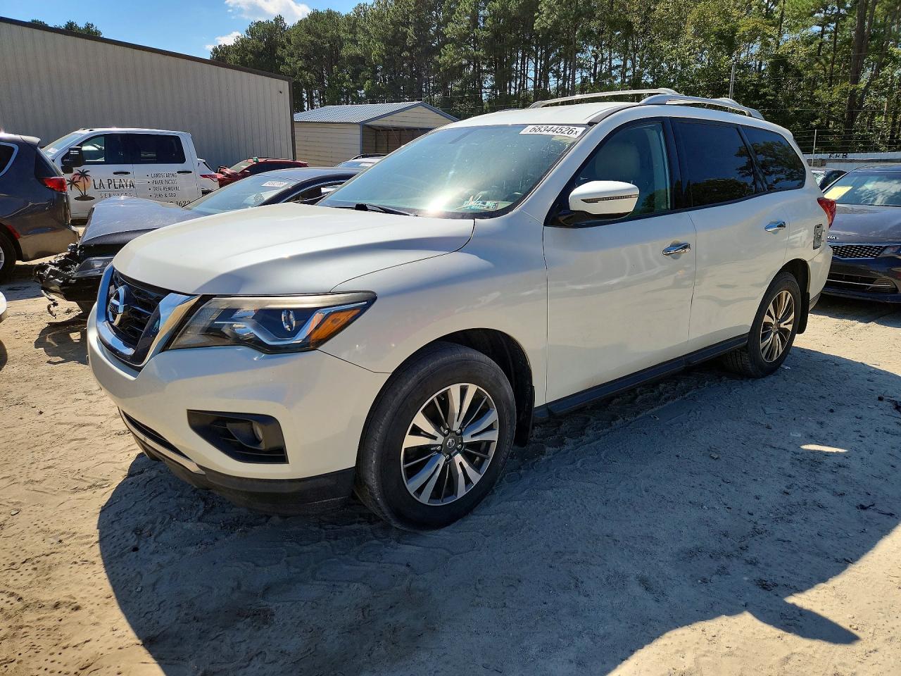 2017 NISSAN PATHFINDER SV