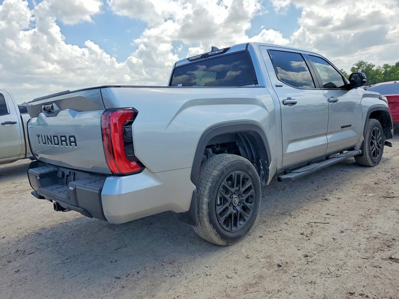 2025 TOYOTA TUNDRA LIMITED — снимка 3