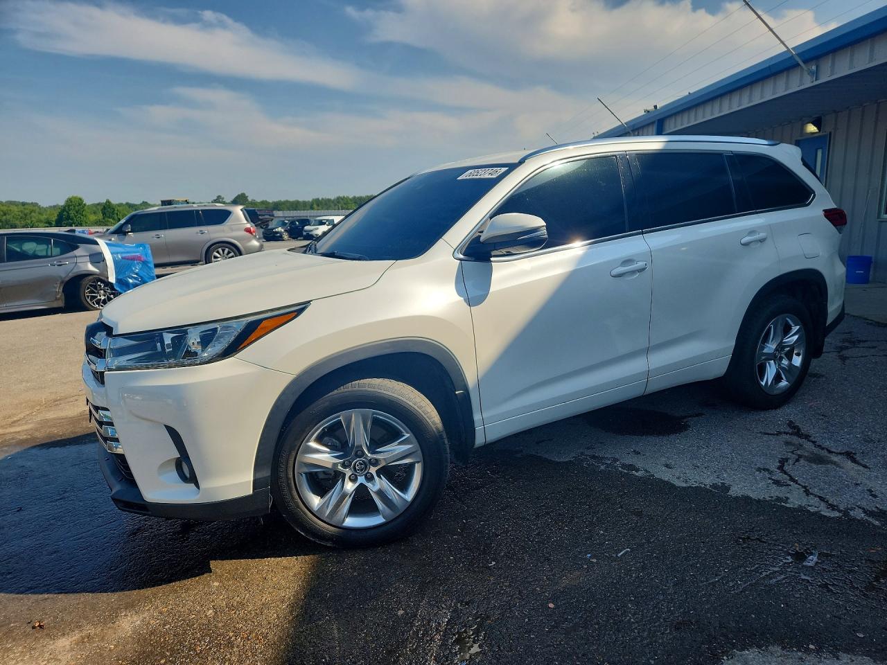 2018 TOYOTA HIGHLANDER LIMITED