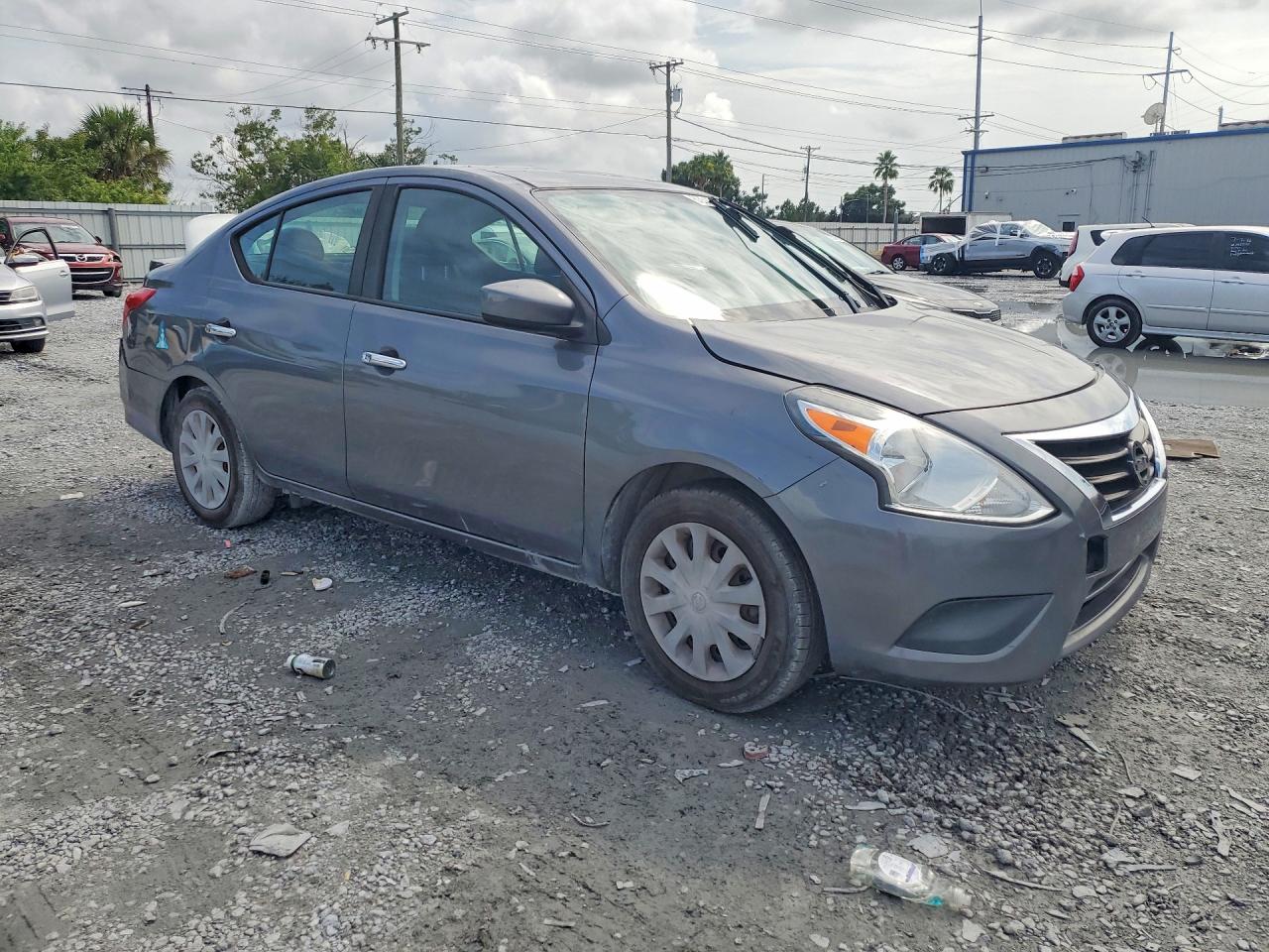 2019 NISSAN VERSA SV — снимка 4