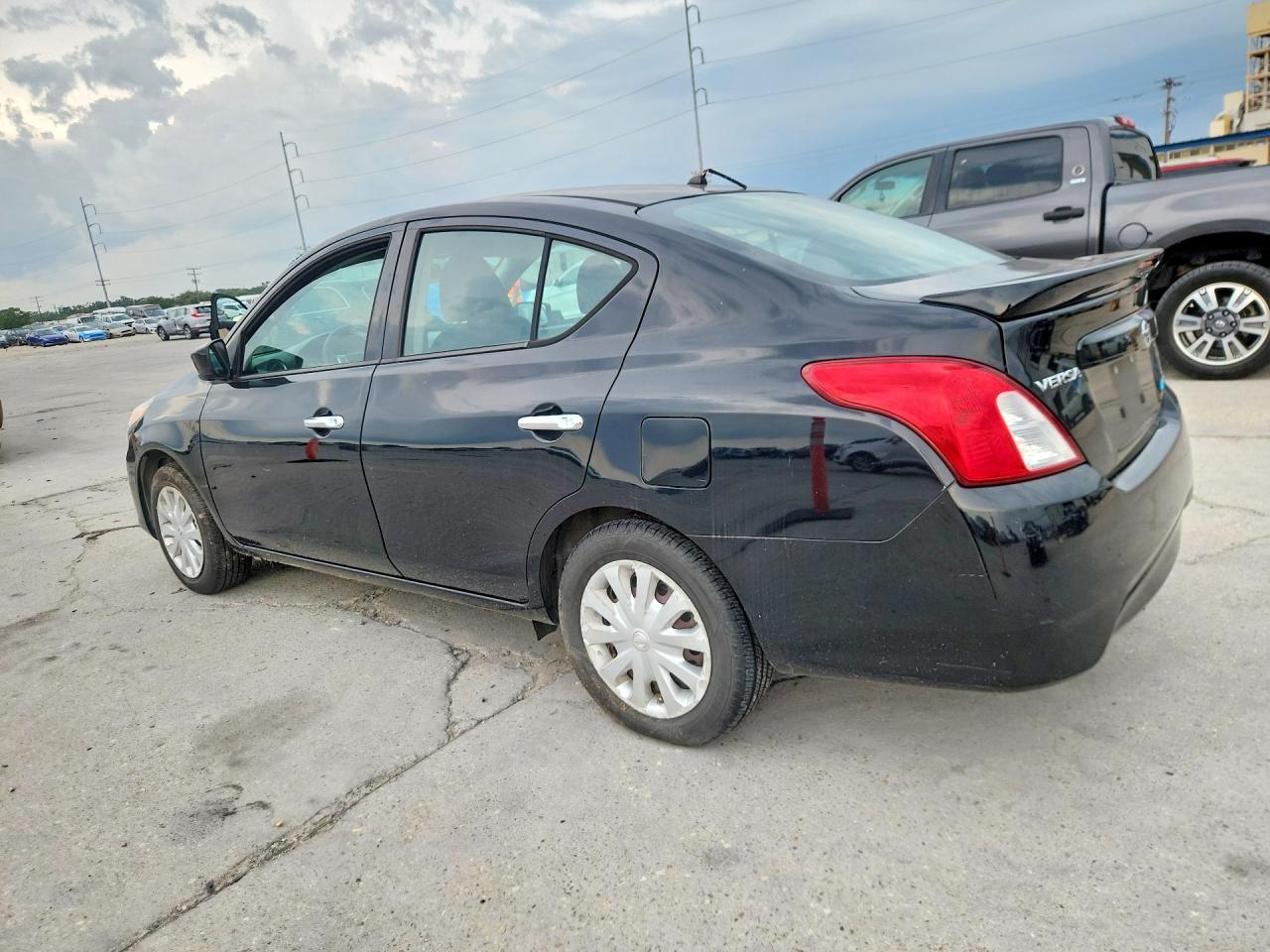 2016 NISSAN VERSA 1.6 SV — снимка 2
