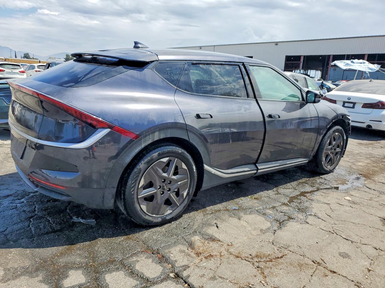 2025 KIA EV6 LIGHT — снимка 3