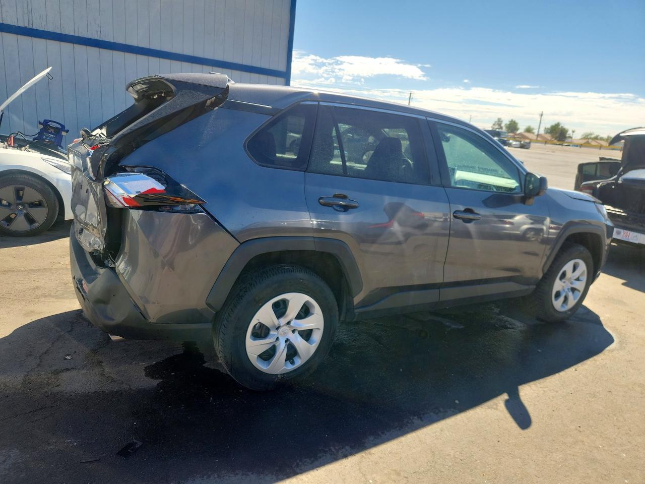 2025 TOYOTA RAV4 LE — снимка 3