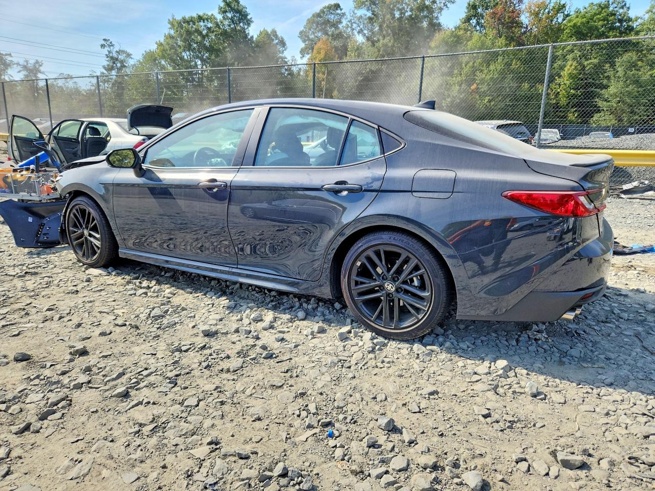 2026 TOYOTA CAMRY SE — снимка 2