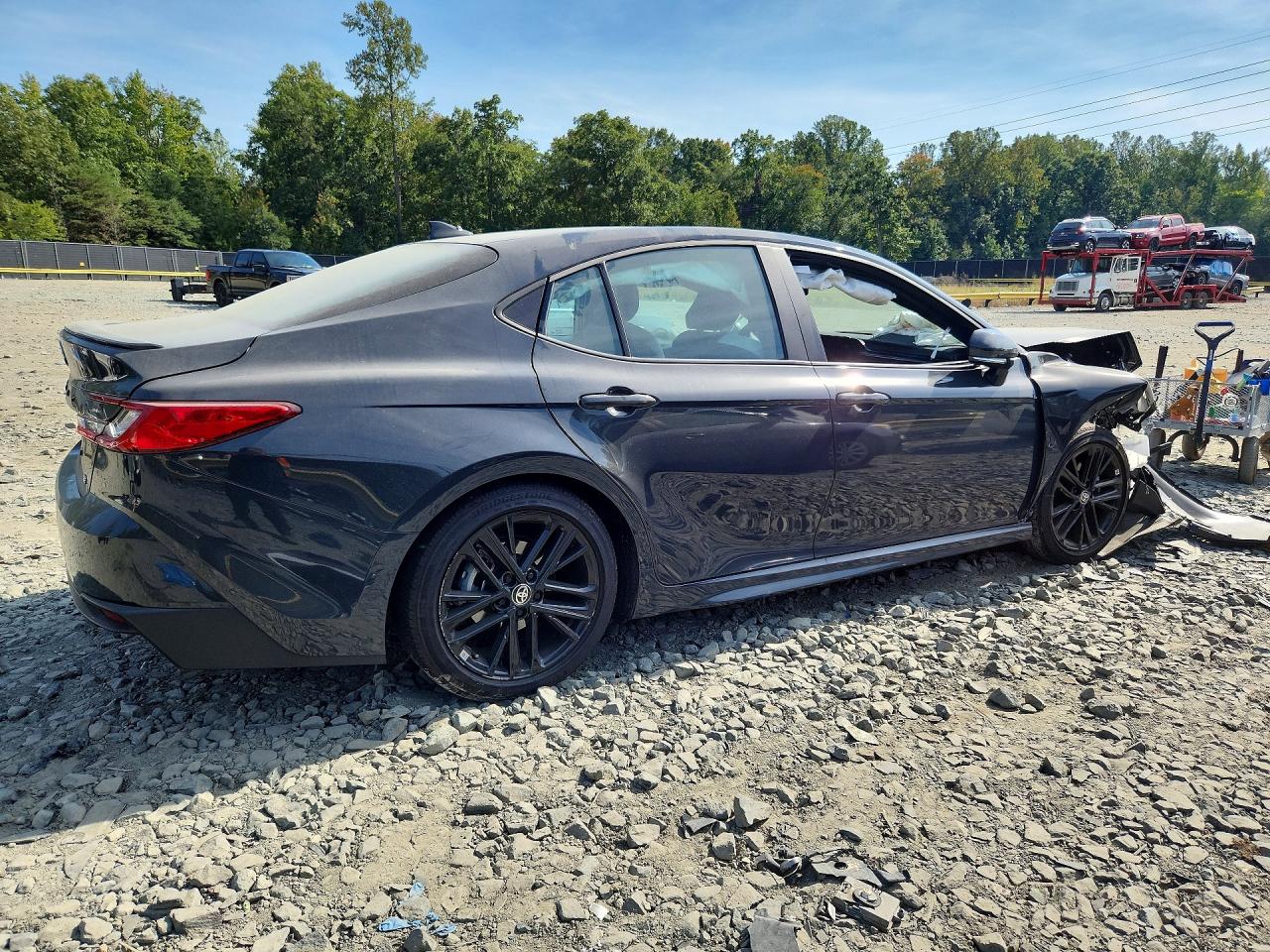 2026 TOYOTA CAMRY SE — снимка 3