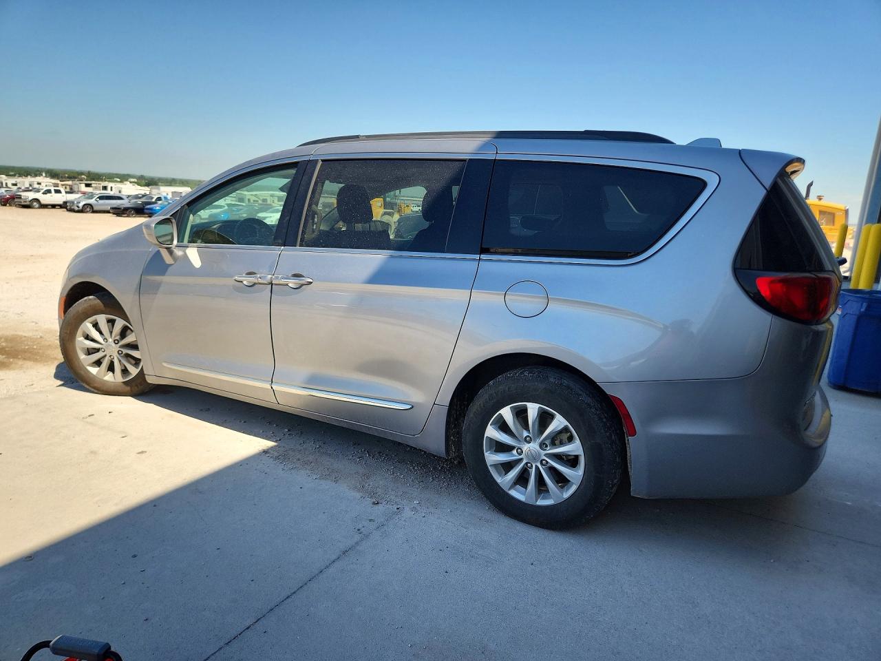 2017 CHRYSLER PACIFICA TOURING L — снимка 2