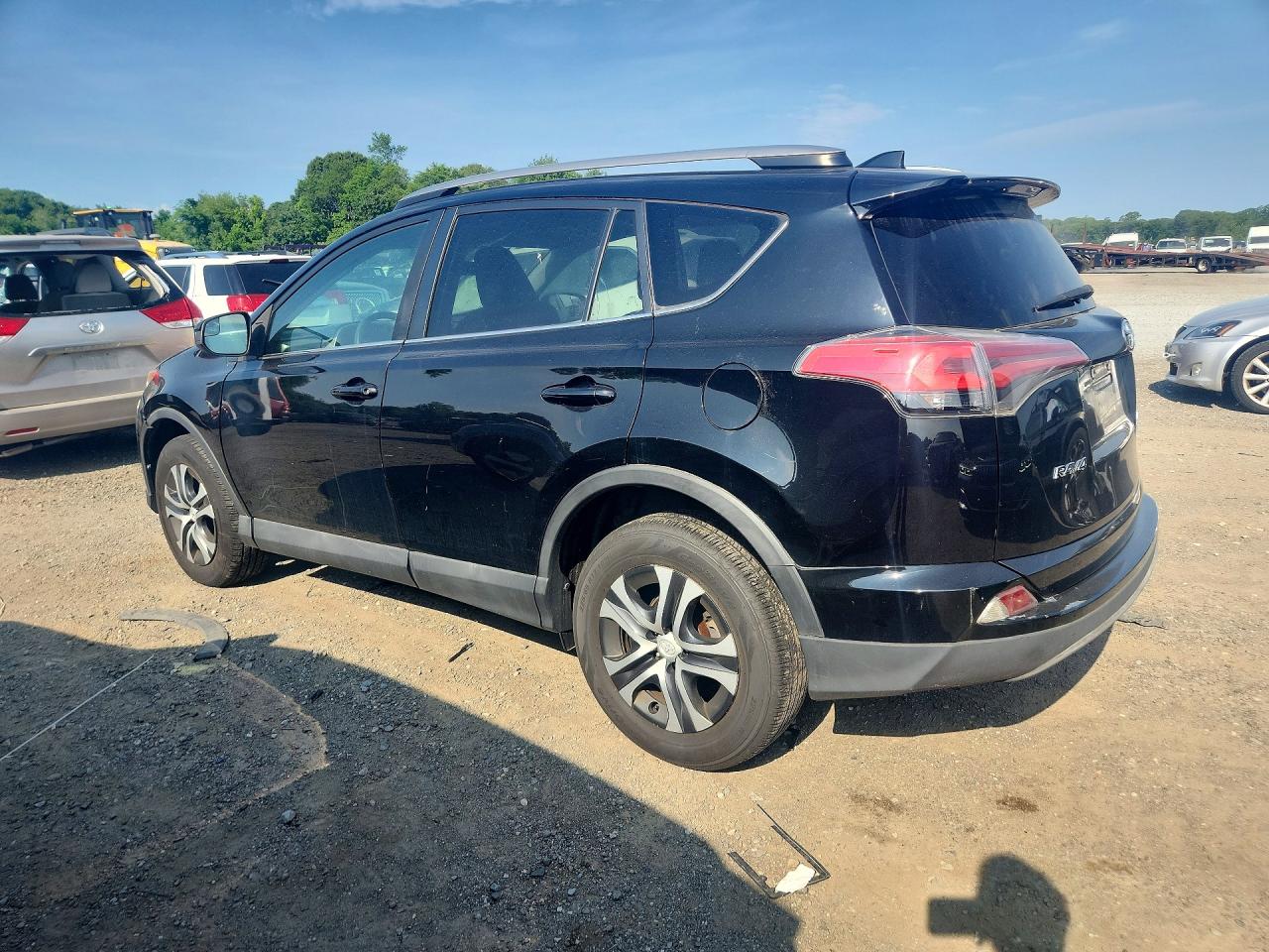 2017 TOYOTA RAV4 LE — снимка 2