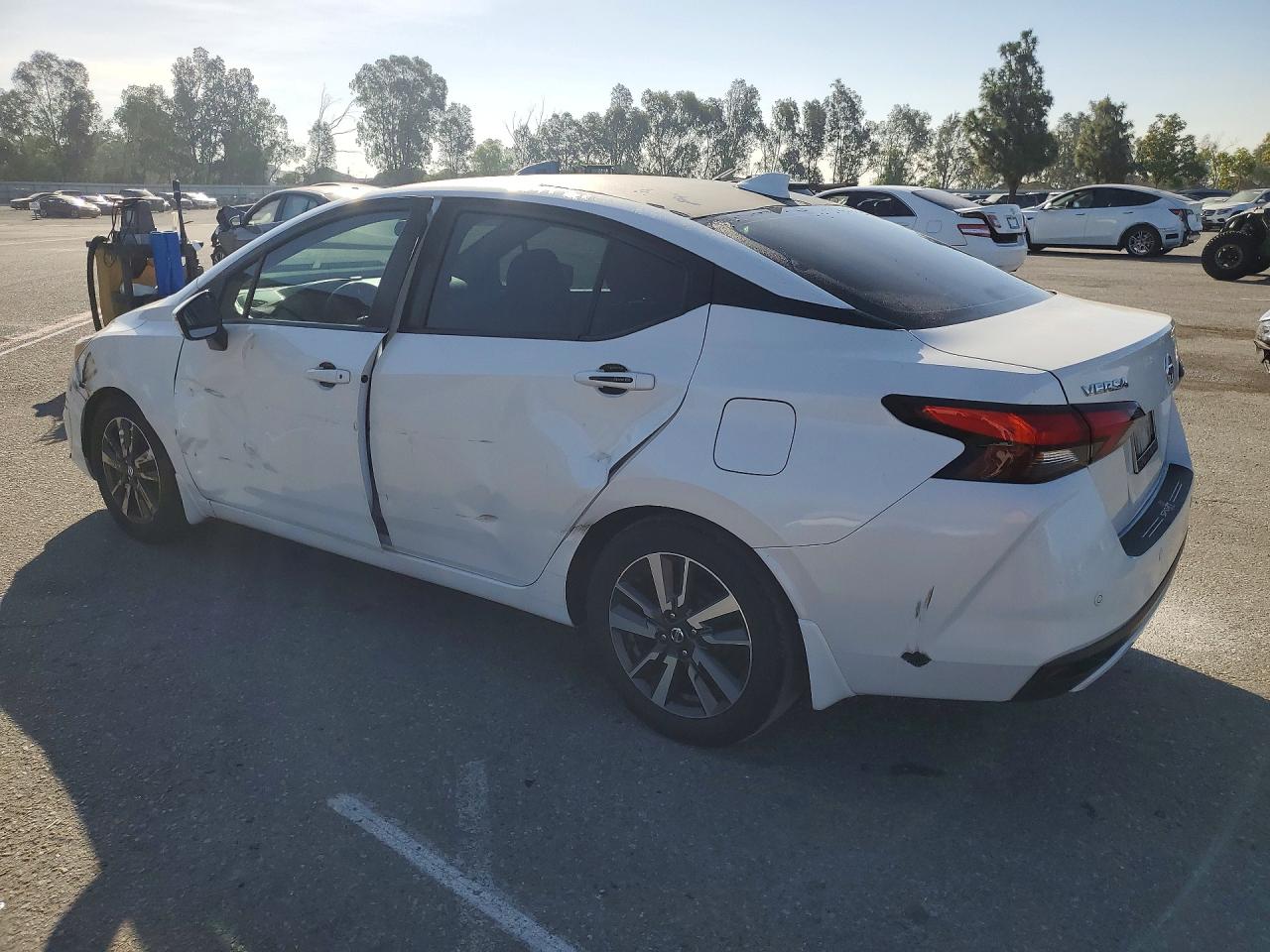 2020 NISSAN VERSA SV — снимка 2