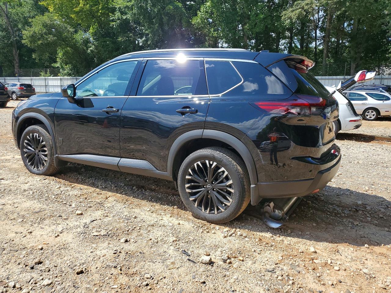 2026 NISSAN ROGUE DARK ARMOR — снимка 2