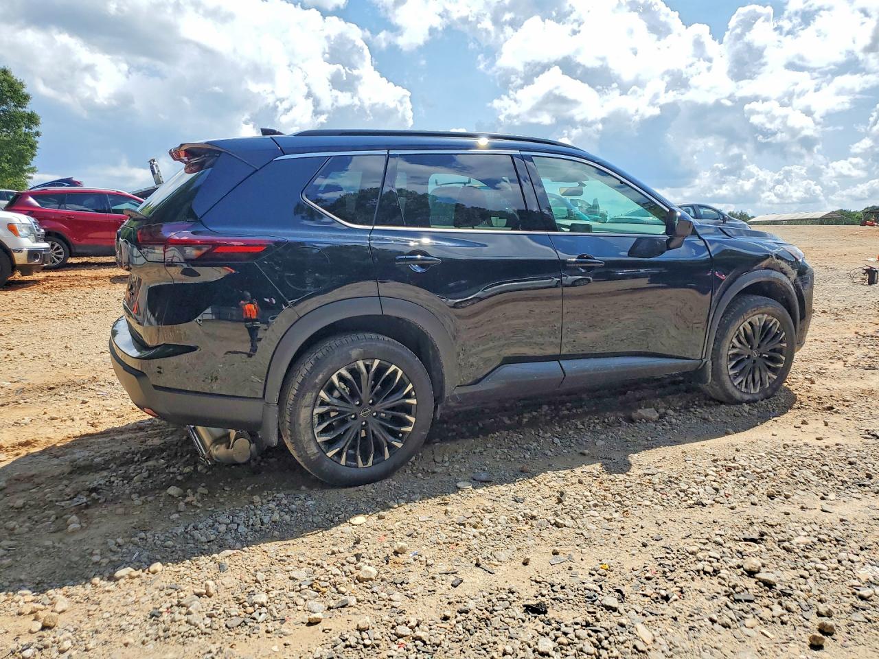 2026 NISSAN ROGUE DARK ARMOR — снимка 3
