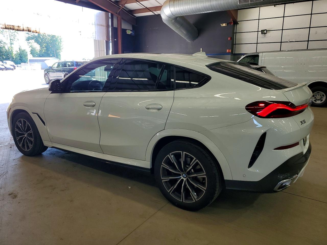 2021 BMW X6 XDRIVE40I — снимка 2