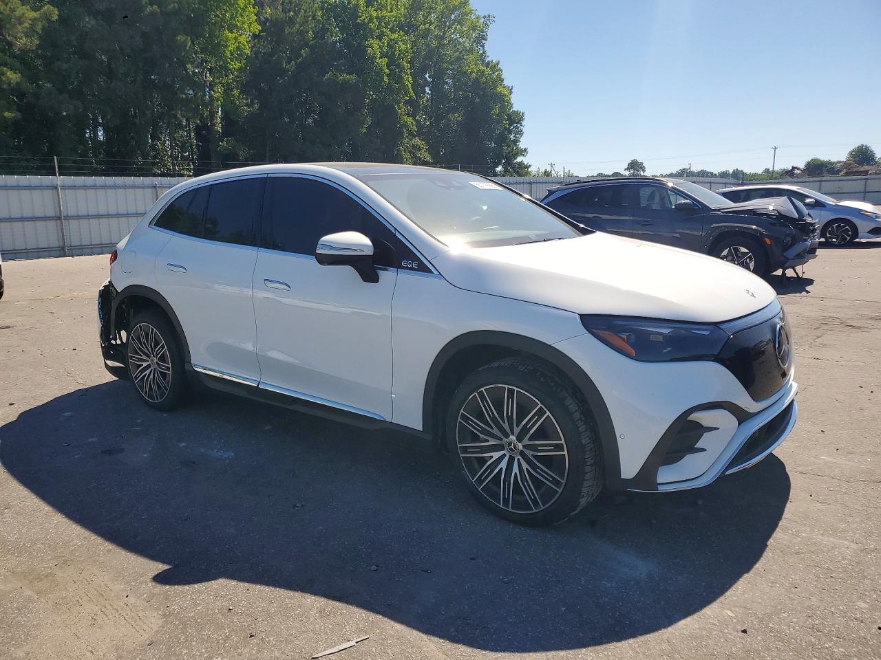 2023 MERCEDES-BENZ EQE SUV 500 4MATIC — снимка 4