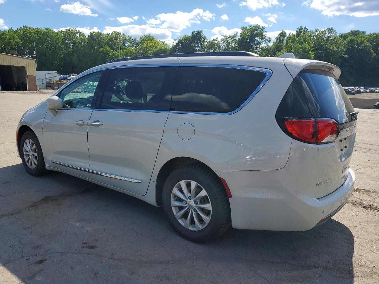 2017 CHRYSLER PACIFICA TOURING L — снимка 2
