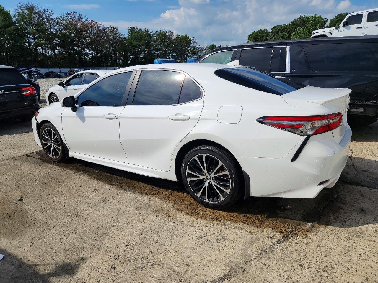 2019 TOYOTA CAMRY SE — снимка 2
