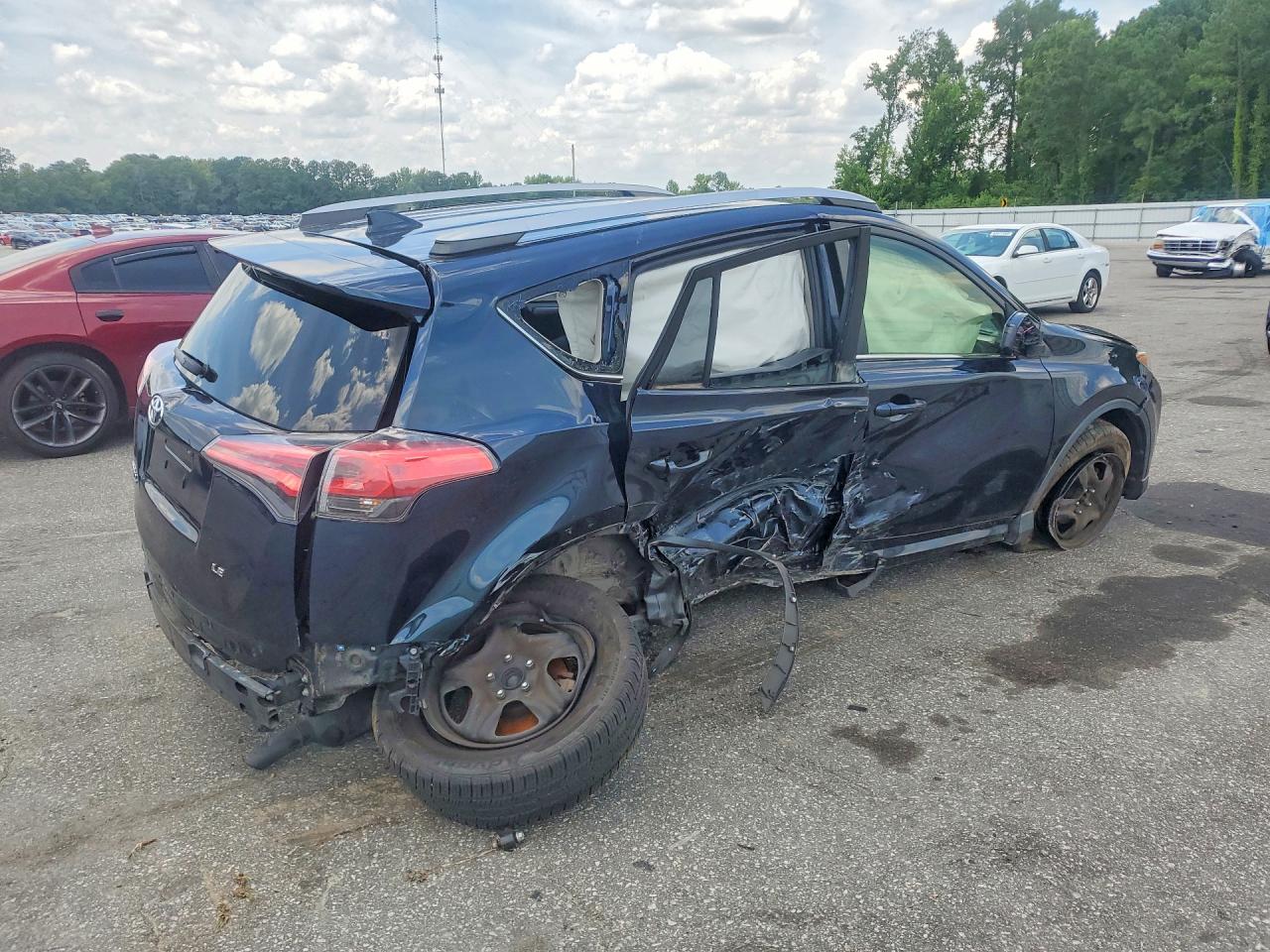 2017 TOYOTA RAV4 LE — снимка 3