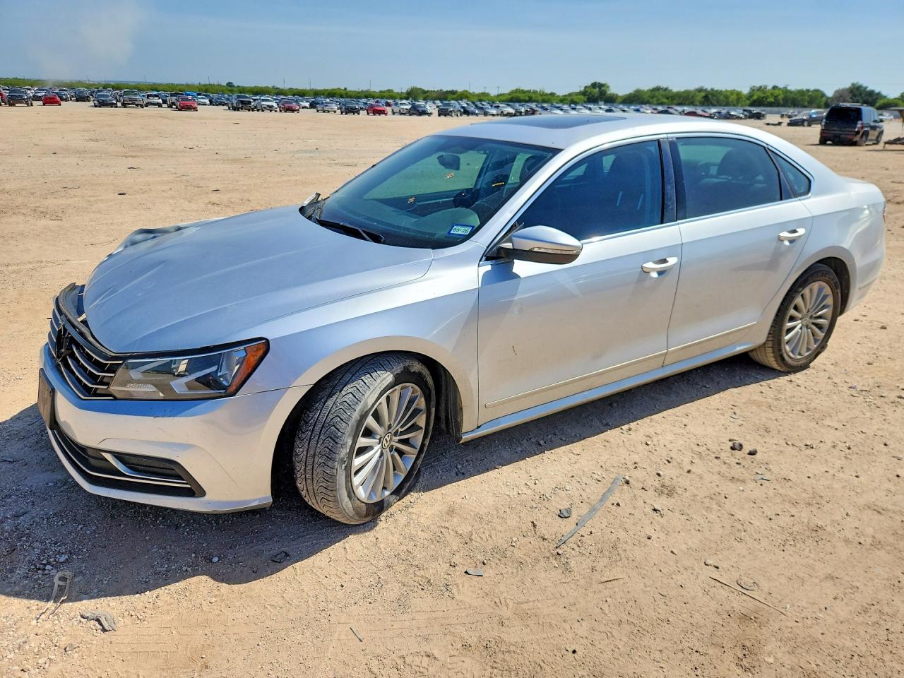 2017 VOLKSWAGEN PASSAT SE
