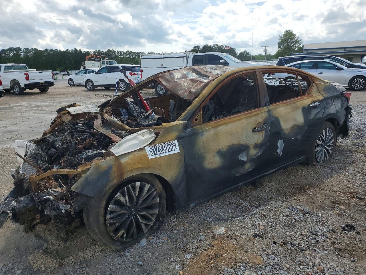 2024 NISSAN ALTIMA SV