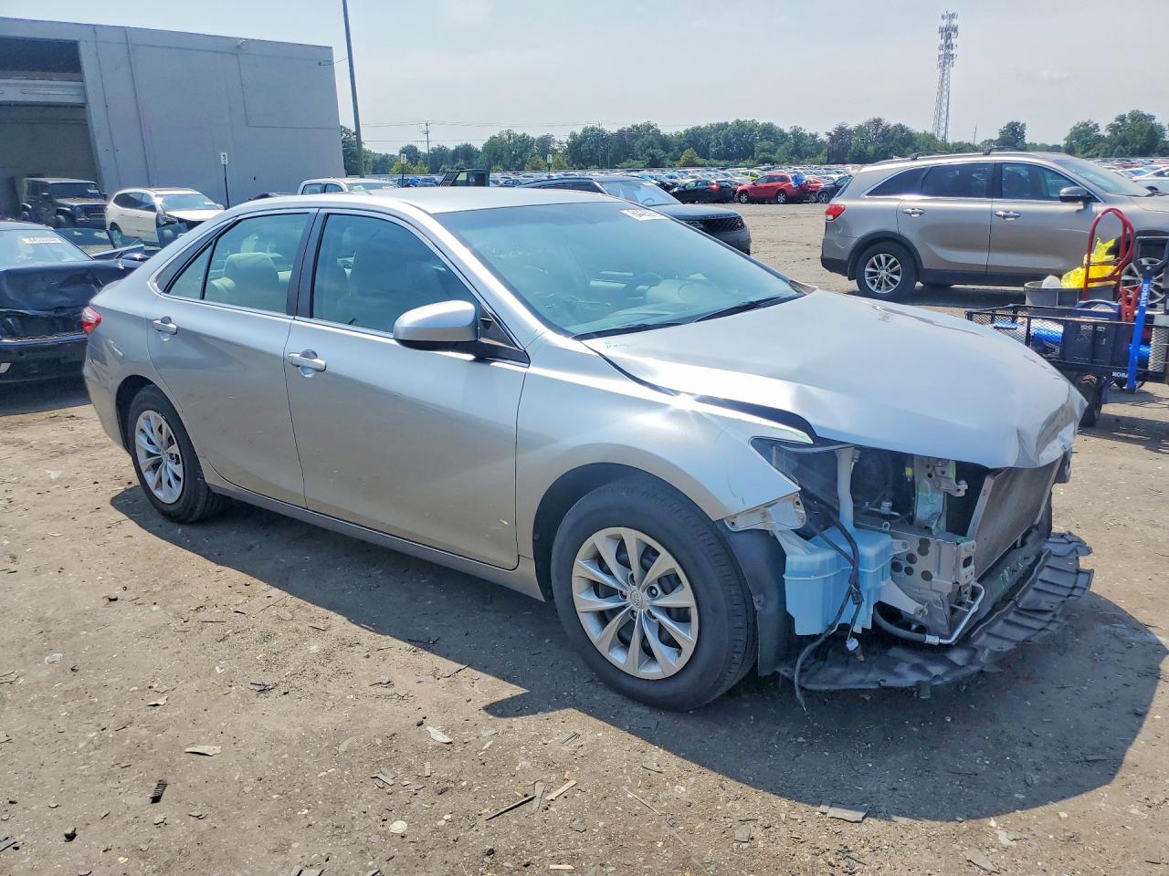 2015 TOYOTA CAMRY LE — снимка 4