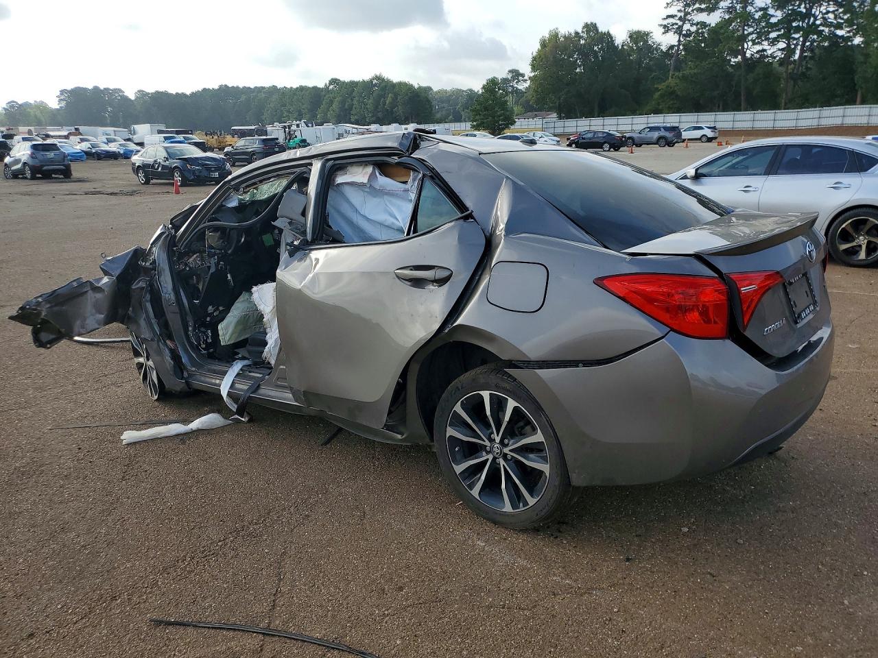 2018 TOYOTA COROLLA XSE — снимка 2