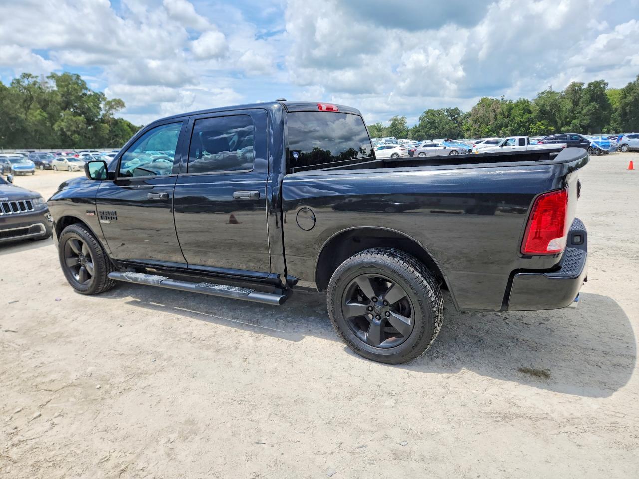 2019 RAM 1500 CLASSIC TRADESMAN — снимка 2